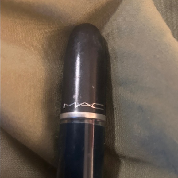 MAC Cosmetics Prolongwear Lipstick - Young Attitude - Picture 3 of 4